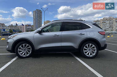 Внедорожник / Кроссовер Ford Escape 2021 в 