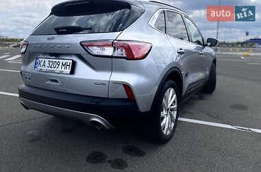 Внедорожник / Кроссовер Ford Escape 2021 в 