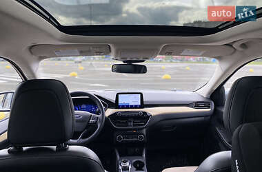 Внедорожник / Кроссовер Ford Escape 2021 в 