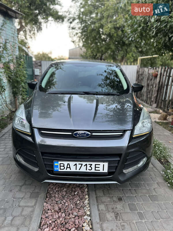 Внедорожник / Кроссовер Ford Escape 2015 в 