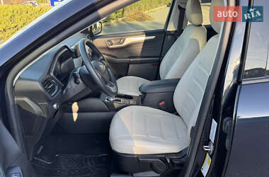 Внедорожник / Кроссовер Ford Escape 2021 в 