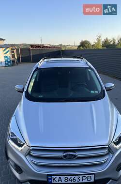 Внедорожник / Кроссовер Ford Escape 2017 в 