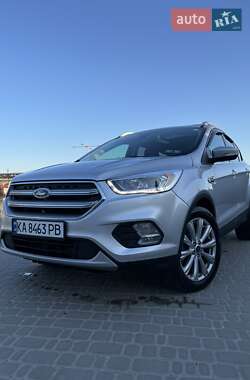 Внедорожник / Кроссовер Ford Escape 2017 в 