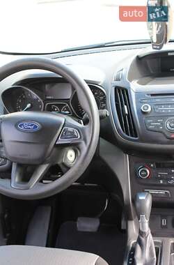 Внедорожник / Кроссовер Ford Escape 2017 в 