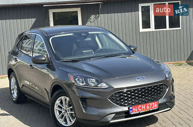 Внедорожник / Кроссовер Ford Escape 2020 в 