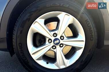 Внедорожник / Кроссовер Ford Escape 2015 в 