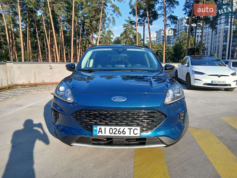 Внедорожник / Кроссовер Ford Escape 2020 в Ирпене