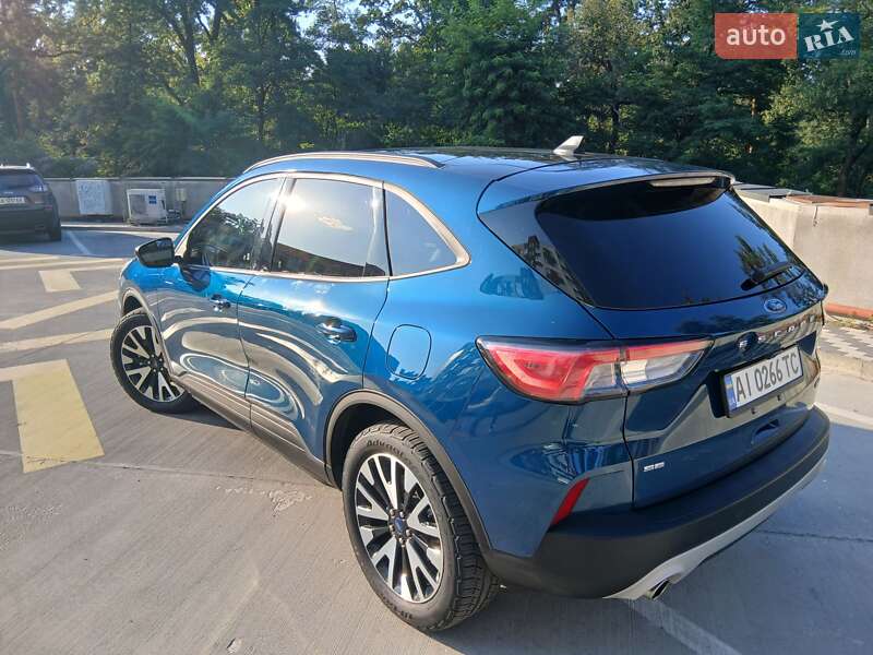 Внедорожник / Кроссовер Ford Escape 2020 в Ирпене