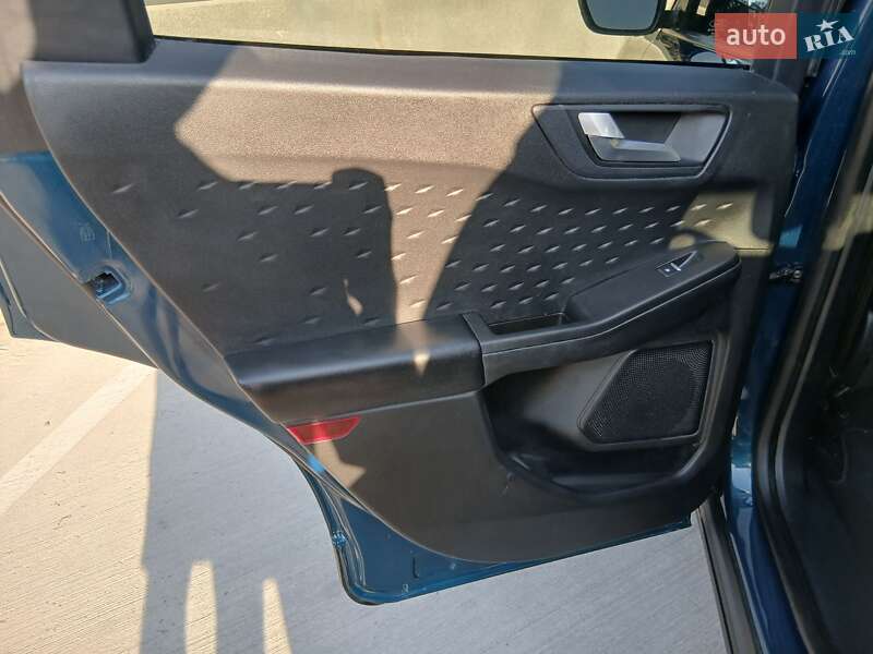 Внедорожник / Кроссовер Ford Escape 2020 в Ирпене