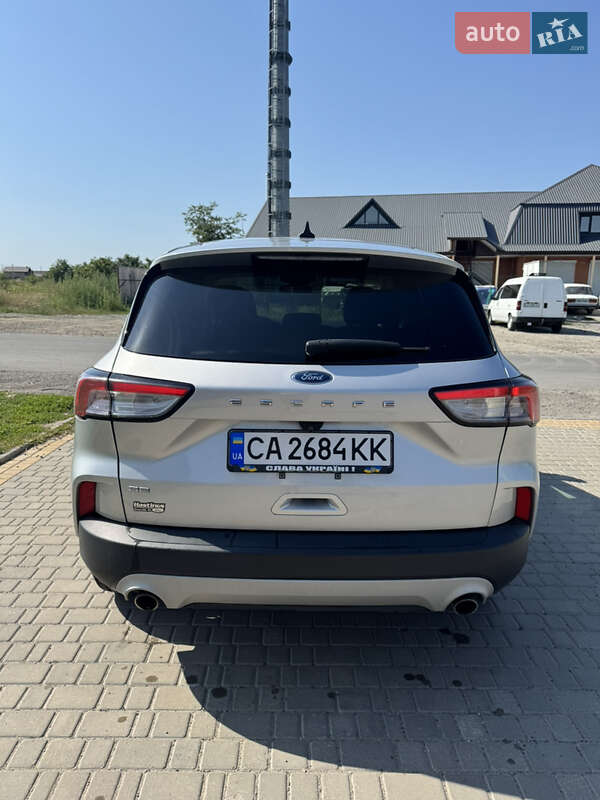 Позашляховик / Кросовер Ford Escape 2020 в Умані