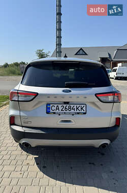 Внедорожник / Кроссовер Ford Escape 2020 в 
