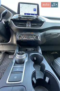 Внедорожник / Кроссовер Ford Escape 2022 в 