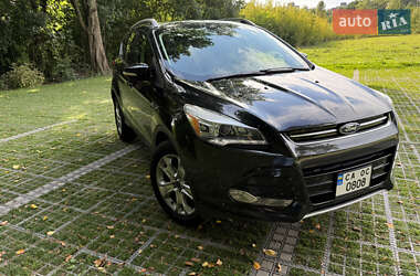 Внедорожник / Кроссовер Ford Escape 2014 в 