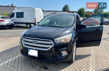 Внедорожник / Кроссовер Ford Escape 2017 в 