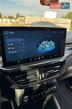Внедорожник / Кроссовер Ford Escape 2023 в 