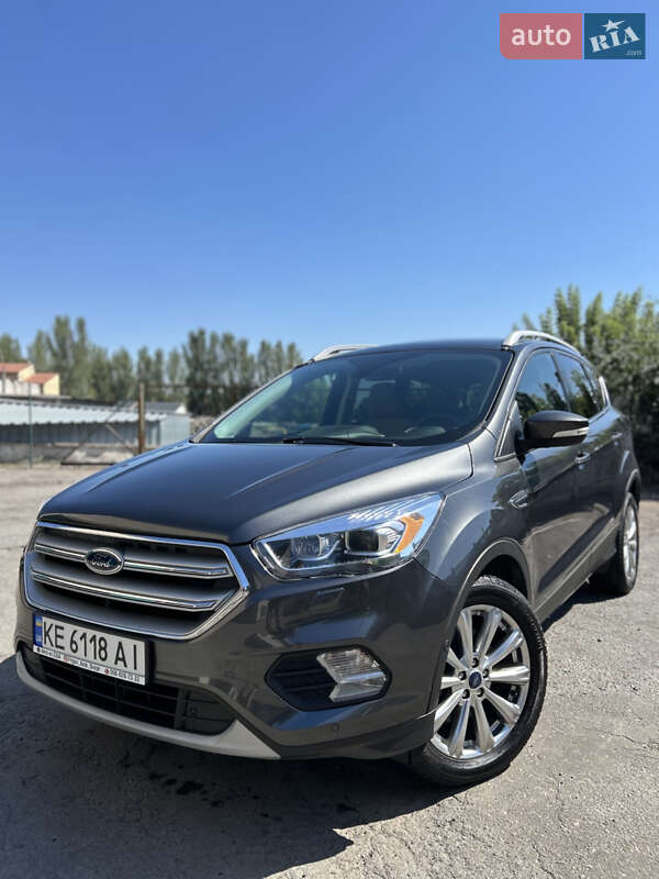 Позашляховик / Кросовер Ford Escape 2018 в 