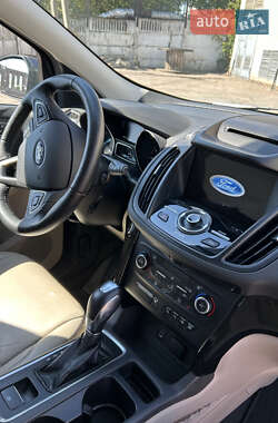 Позашляховик / Кросовер Ford Escape 2018 в 