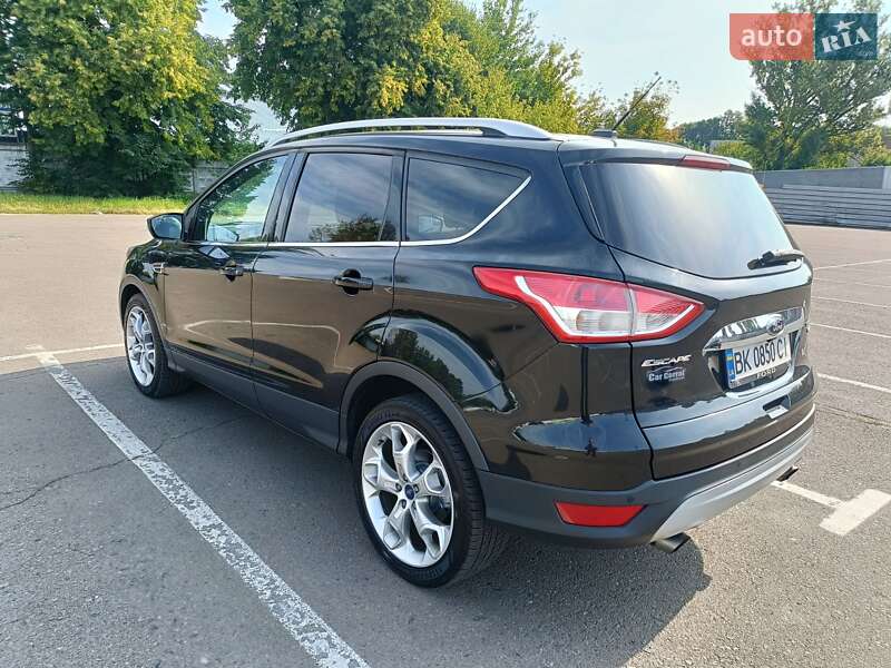Внедорожник / Кроссовер Ford Escape 2014 в Ровно