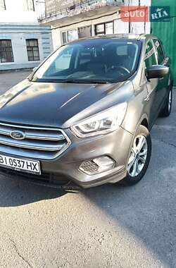 Внедорожник / Кроссовер Ford Escape 2018 в 