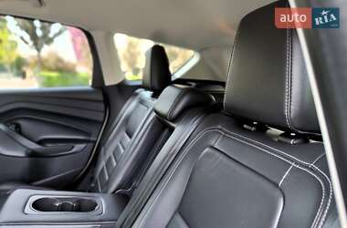 Позашляховик / Кросовер Ford Escape 2016 в 