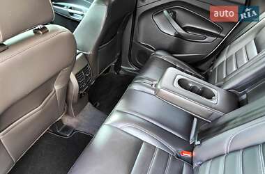 Позашляховик / Кросовер Ford Escape 2016 в 