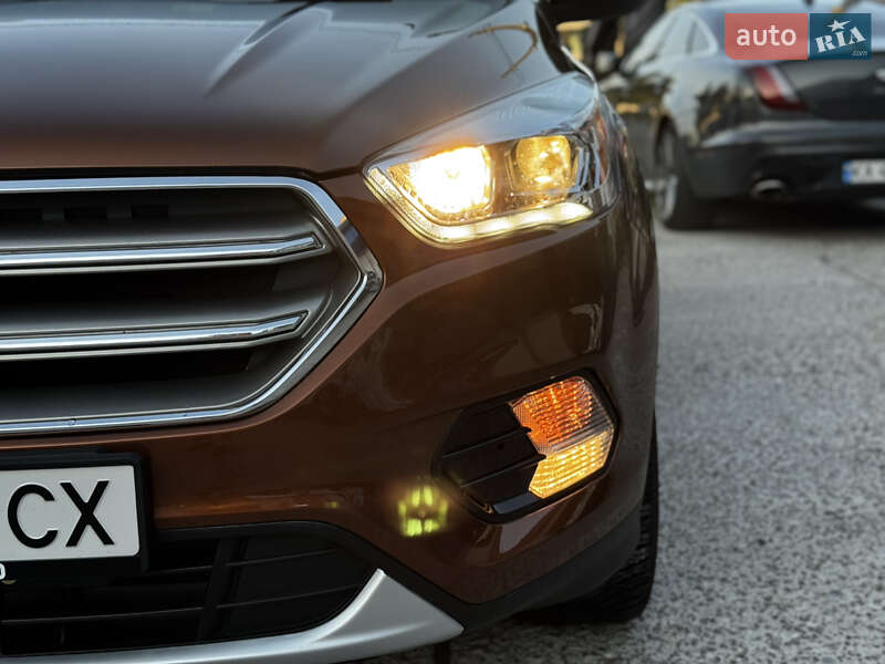 Внедорожник / Кроссовер Ford Escape 2017 в Житомире