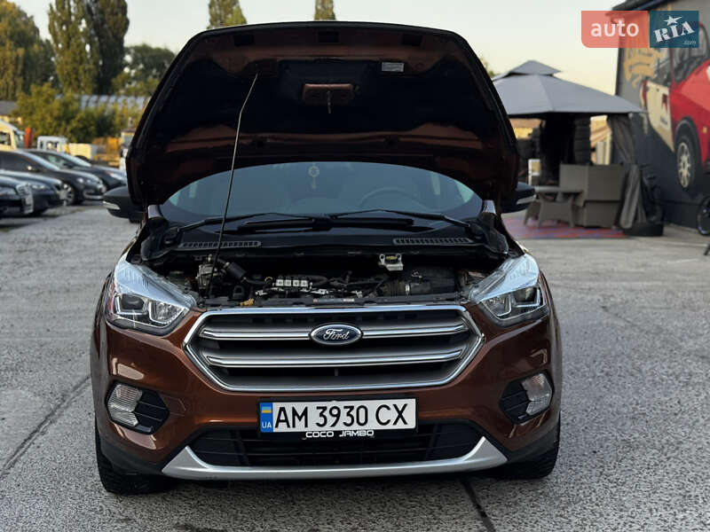 Внедорожник / Кроссовер Ford Escape 2017 в Житомире