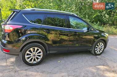 Внедорожник / Кроссовер Ford Escape 2017 в 