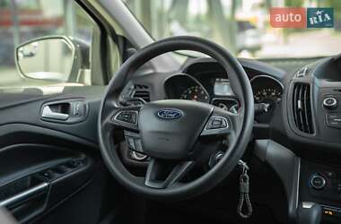 Внедорожник / Кроссовер Ford Escape 2016 в 