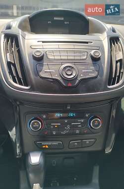 Внедорожник / Кроссовер Ford Escape 2016 в 