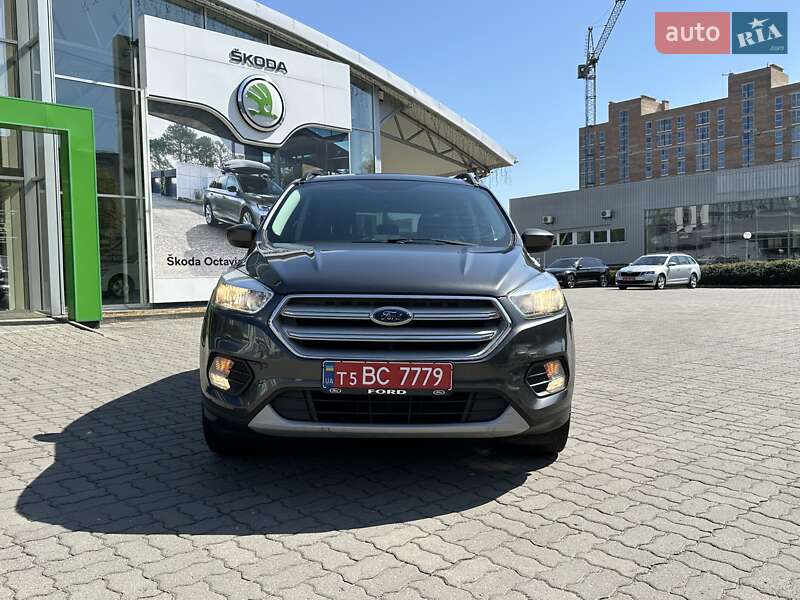 Внедорожник / Кроссовер Ford Escape 2018 в Луцке