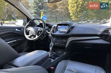 Внедорожник / Кроссовер Ford Escape 2018 в 