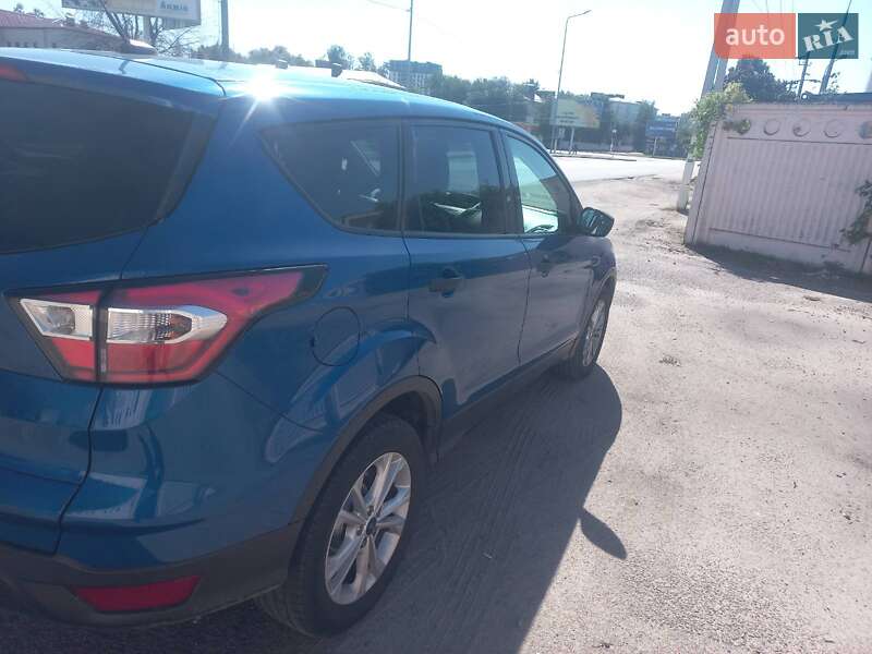 Внедорожник / Кроссовер Ford Escape 2017 в Киеве