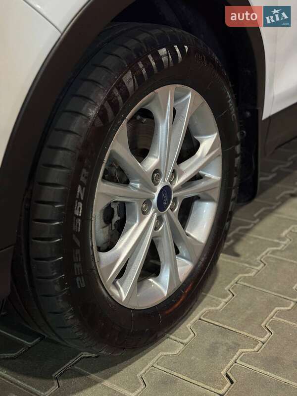 Внедорожник / Кроссовер Ford Escape 2017 в Одессе