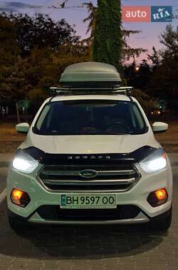 Внедорожник / Кроссовер Ford Escape 2017 в 