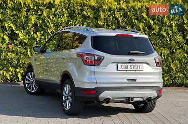 Внедорожник / Кроссовер Ford Escape 2016 в 