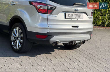Внедорожник / Кроссовер Ford Escape 2016 в 