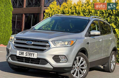 Внедорожник / Кроссовер Ford Escape 2016 в 