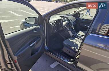 Внедорожник / Кроссовер Ford Escape 2015 в 