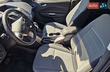Внедорожник / Кроссовер Ford Escape 2015 в 