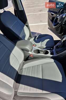 Внедорожник / Кроссовер Ford Escape 2015 в 