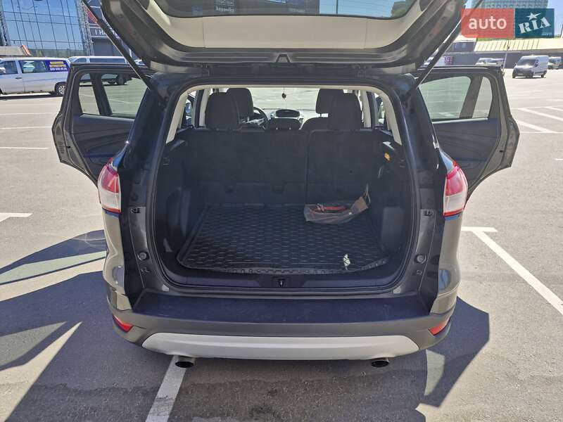 Внедорожник / Кроссовер Ford Escape 2015 в Киеве