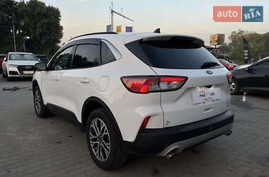 Внедорожник / Кроссовер Ford Escape 2019 в 