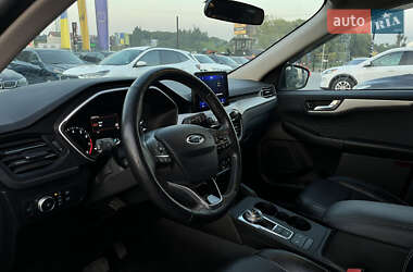 Внедорожник / Кроссовер Ford Escape 2019 в 