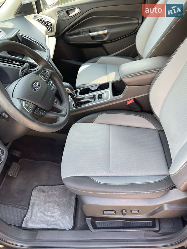 Внедорожник / Кроссовер Ford Escape 2017 в Тернополе