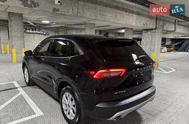 Позашляховик / Кросовер Ford Escape 2024 в 