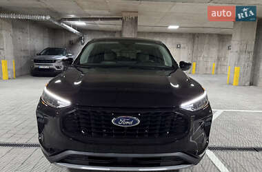 Позашляховик / Кросовер Ford Escape 2024 в 
