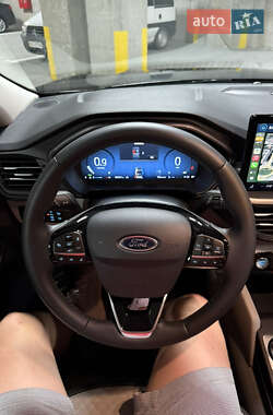 Позашляховик / Кросовер Ford Escape 2024 в 