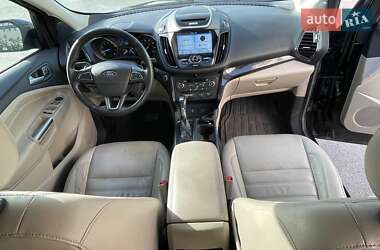 Позашляховик / Кросовер Ford Escape 2016 в 