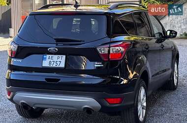 Внедорожник / Кроссовер Ford Escape 2018 в 